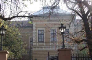 Одна из лучших гимназий Сербии встречает 1 сентября, не зная, где будут учиться дети: что произошло с Jovina gimnazija